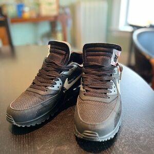 Nike Men’s Offwhite Airmax sneakers black, Men’s US size 9